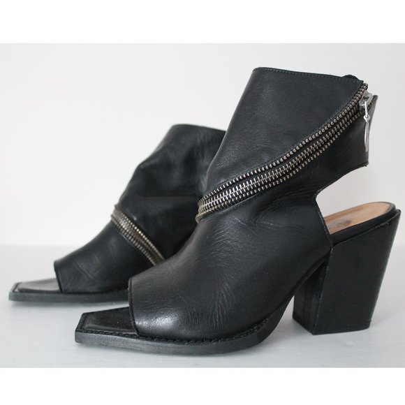 John Fluevog NYC City Spiral Open Toe Zip-Up Bootie / Size 6 / Black - Picture 3 of 12